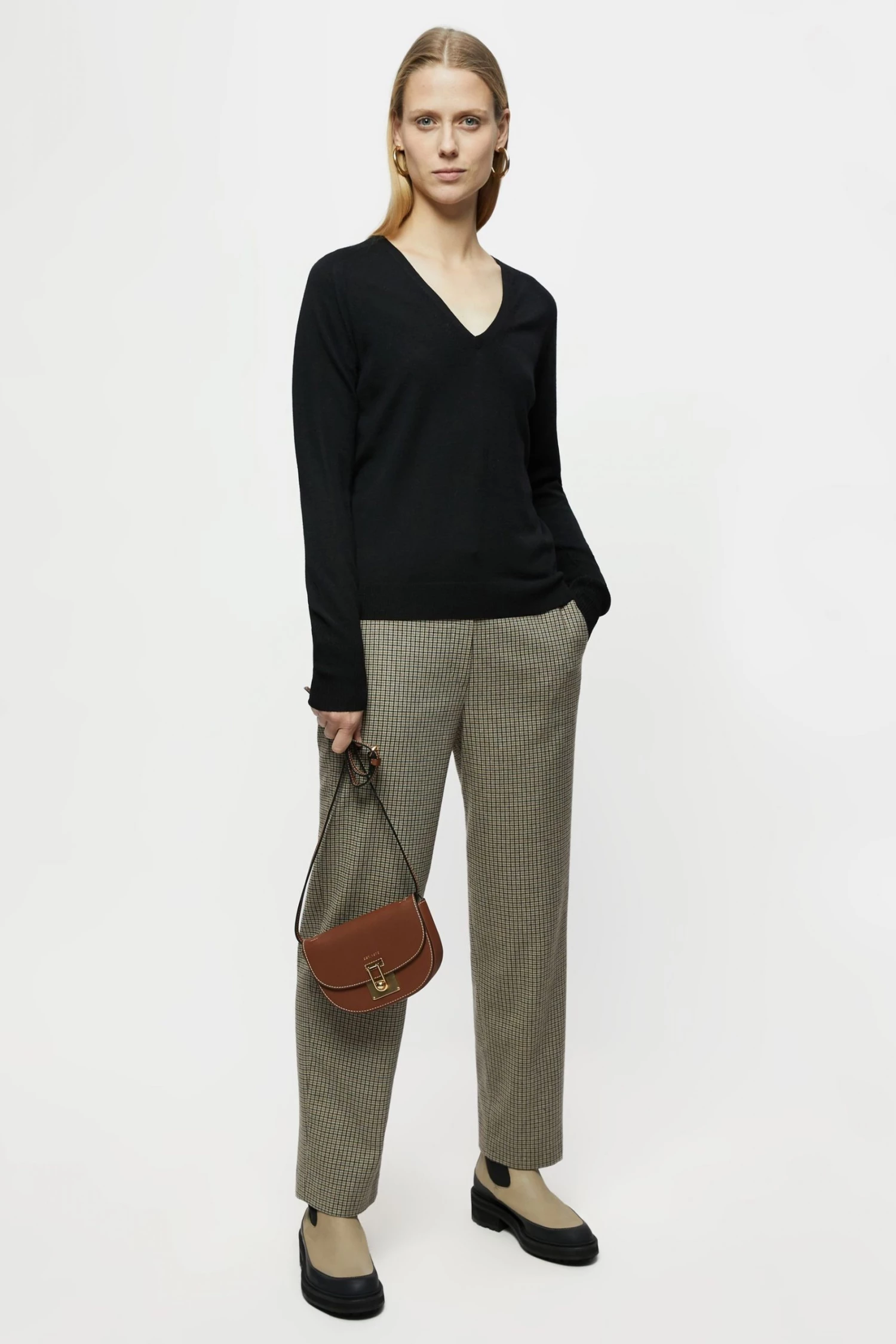 Jigsaw Black Merino V-Neck Jumper 3 Jigsaw Black Merino V-Neck Jumper - Image 3