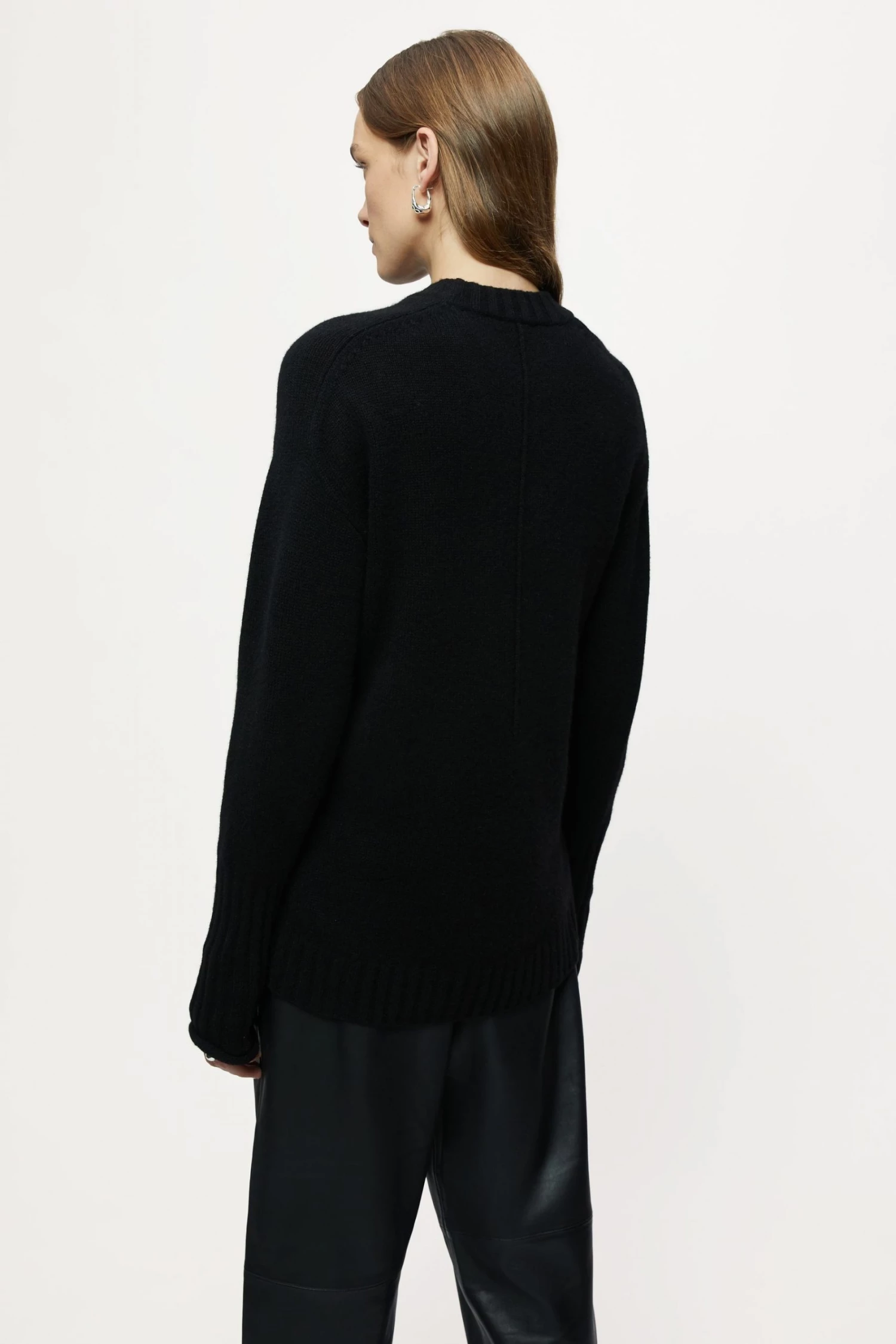 Jigsaw Black Cashmere Boyfriend Jumper 2 Jigsaw Black Cashmere Boyfriend Jumper - Image 2